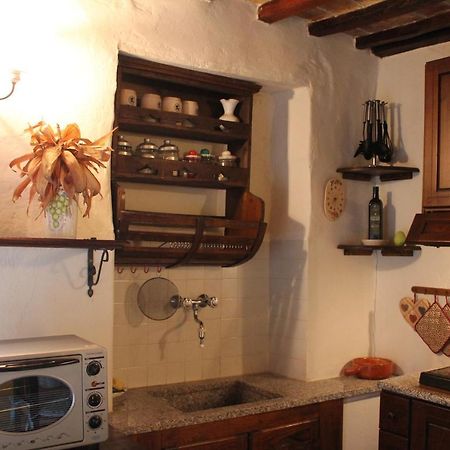 Petite Maison, Nel Borgo Di Cetona Exterior photo